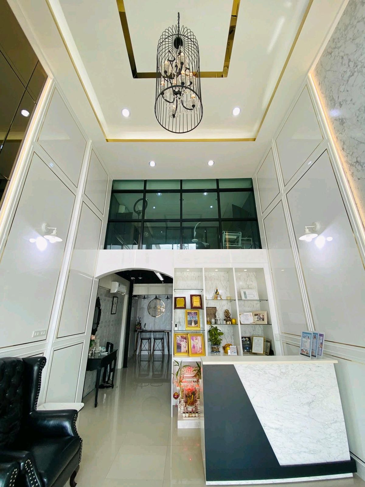For RentHome OfficePattanakan, Srinakarin : Home office 3.5 floors for rent.