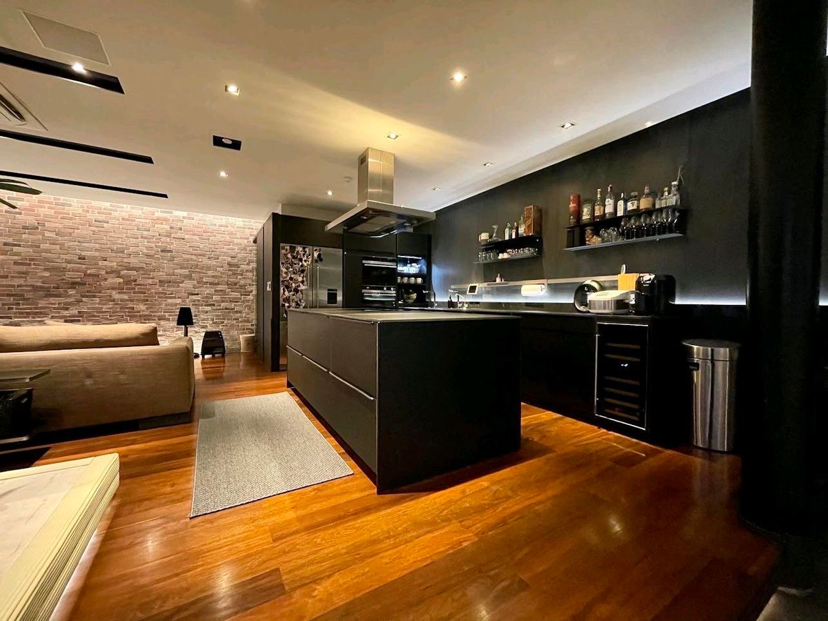 ขายคอนโดสุขุมวิท อโศก ทองหล่อ : EMPORIO PLACE LOFT PENTHOUSEUnique Duplex Penthouse for Sale in Phrom Phong Size: 234 sqm | Above 40th Floor