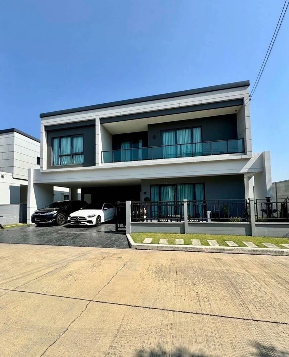 บ้านนวมินทร์ รามอินทรา : ขาย-เช่าบ้านเดี่ยว 2 ชั้น ม. เซนโทร รามอินทรา - จตุโชติ 2 สวย หรูหรา พร้อมอยู่ สนใจแอตไลน์ครับ@841qqlnr