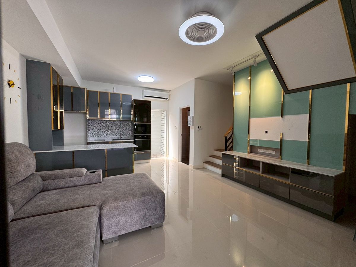 ขายทาวน์โฮมปทุมธานี รังสิต ธรรมศาสตร์ : Pleno Town Rangsit Klong 4-Wongwaen 3 bedrooms 2 bathrooms 18.5 Sq.wa 