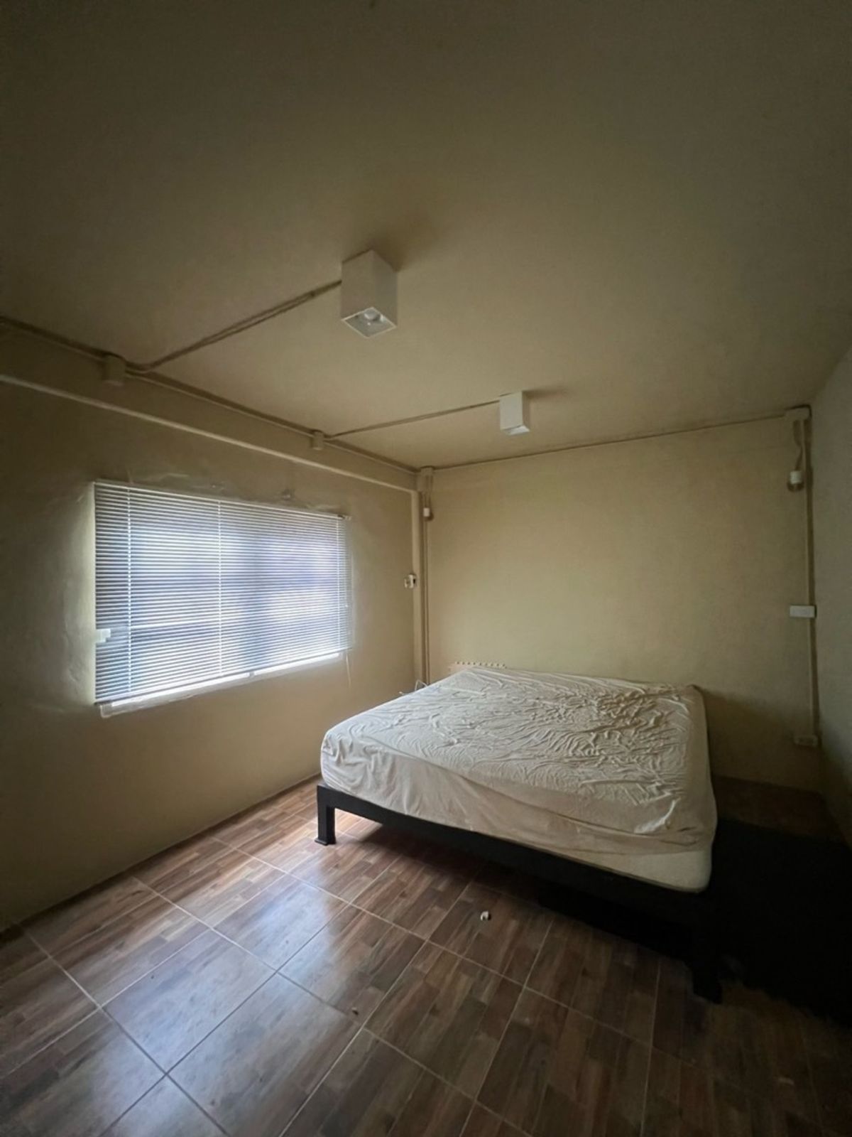 ให้เช่าร้านค้า/ตลาดนัดสะพานควาย จตุจักร : บ้านเช่า ทำธุรกิจ อินทามระ พญาไท สะพานควาย ที่จอดรถ 15 คัน 