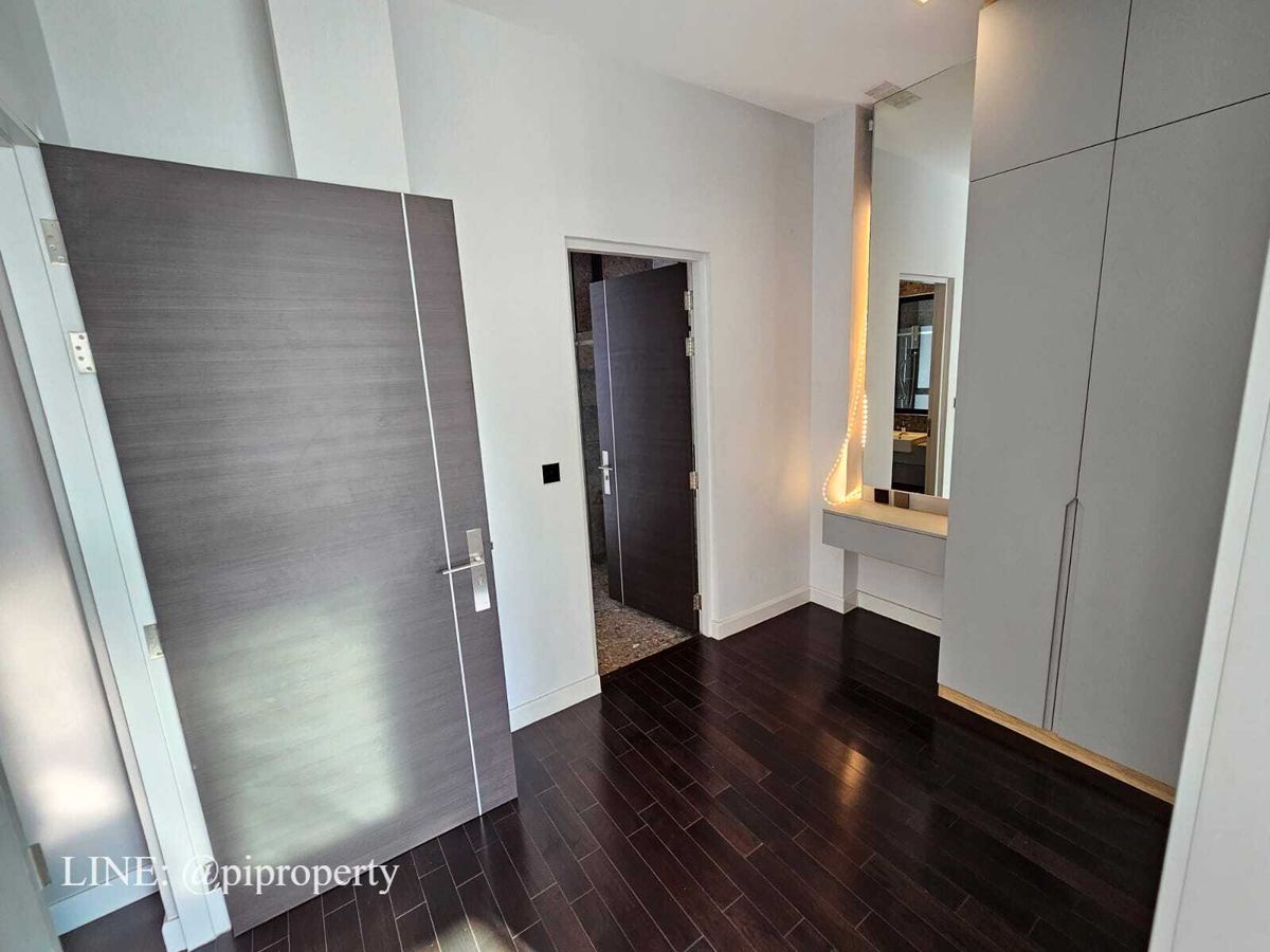 บ้านพัฒนาการ ศรีนครินทร์ : เฟอร์นิเจอร์ครบ บ้านเดี่ยวหรูทันสมัยให้เช่าในเดอะเจนทรีพัฒนาการ 4 ห้องนอน + 5 ห้องน้ํา + ที่จอดรถ 3 คัน ชุมชนที่อยู่อาศัยวิลล่าพัฒนาการชั้นนํา