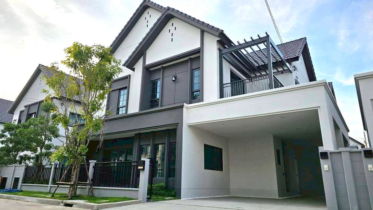 บ้านบางนา แบริ่ง ลาซาล : บ้านใหม่พร้อมอยู่‼️ ถูกที่สุดในโครงการ เซนโทรบางนา  เฟอร์นิเจอร์ เครื่องใช้ไฟฟ้า ครบ พร้อมเข้าอยู่ได้เลย  ใกล้เมกา บางนาเพียง 3 นาที 