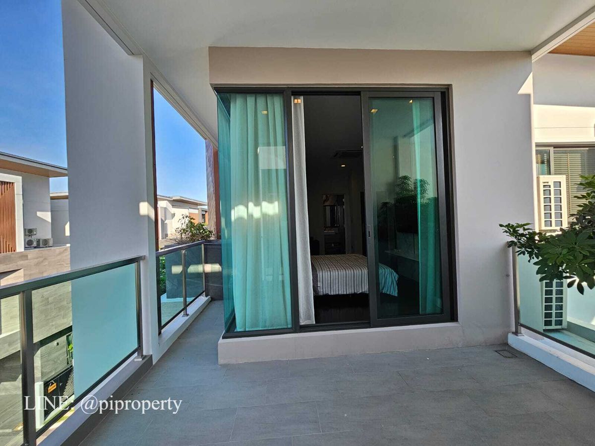 บ้านพัฒนาการ ศรีนครินทร์ : เฟอร์นิเจอร์ครบ บ้านเดี่ยวหรูทันสมัยให้เช่าในเดอะเจนทรีพัฒนาการ 4 ห้องนอน + 5 ห้องน้ํา + ที่จอดรถ 3 คัน ชุมชนที่อยู่อาศัยวิลล่าพัฒนาการชั้นนํา