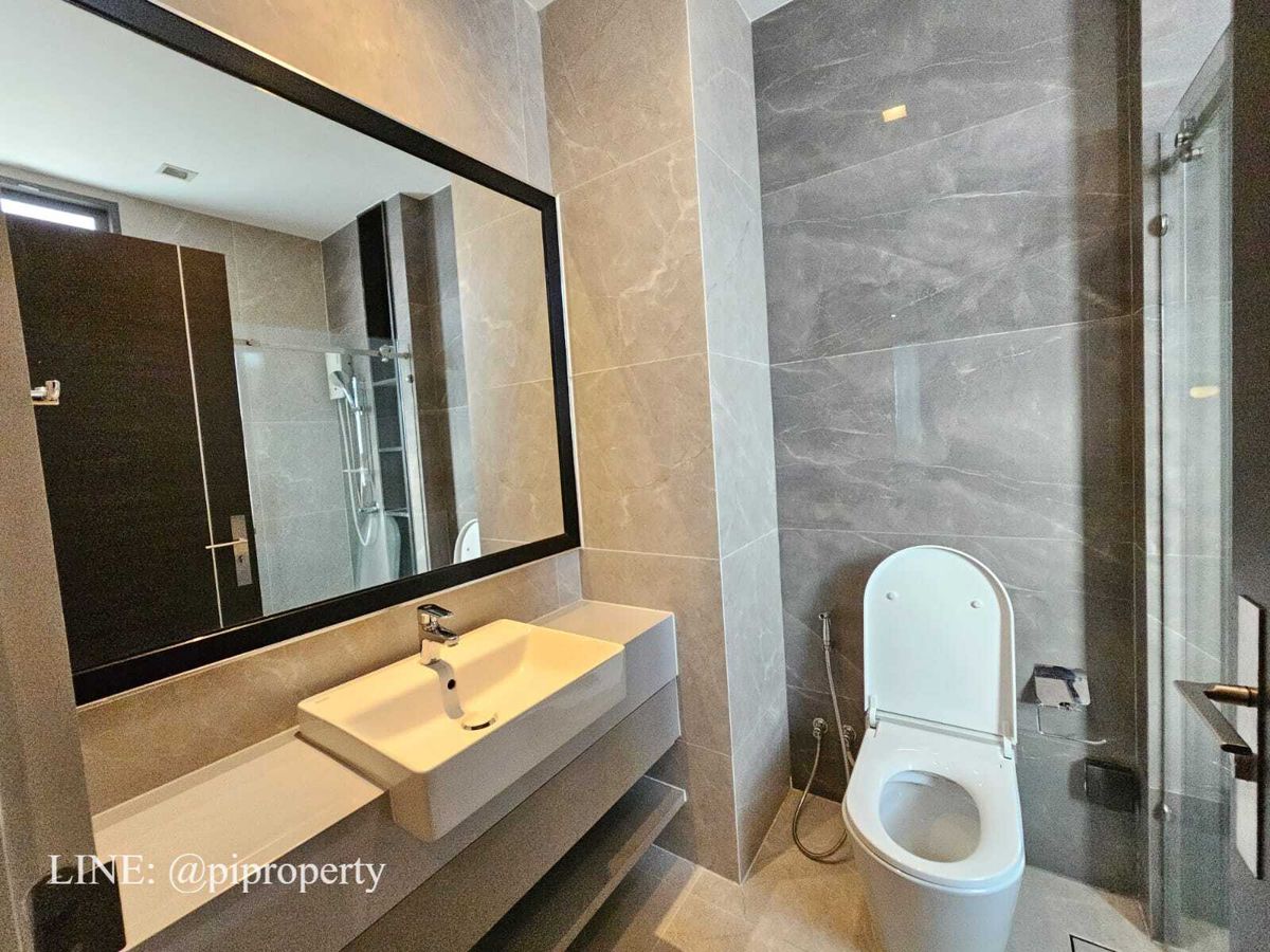 บ้านพัฒนาการ ศรีนครินทร์ : เฟอร์นิเจอร์ครบ บ้านเดี่ยวหรูทันสมัยให้เช่าในเดอะเจนทรีพัฒนาการ 4 ห้องนอน + 5 ห้องน้ํา + ที่จอดรถ 3 คัน ชุมชนที่อยู่อาศัยวิลล่าพัฒนาการชั้นนํา