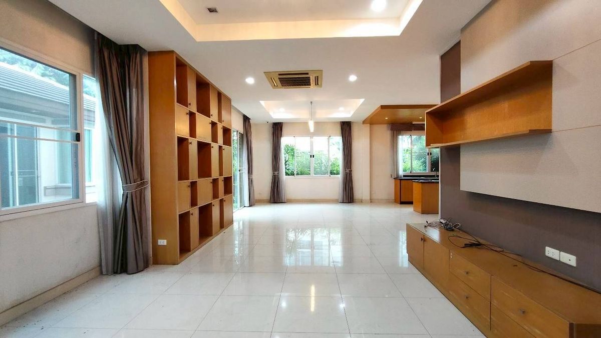 ขายบ้านพุทธมณฑล ศาลายา : ขายบ้านเดี่ยวหลังใหญ่ หัวมุม ทำเลดีที่สุดในโครงการ บุษราคัม เรสซิเด้นท์ ศาลาธรรมสพน์