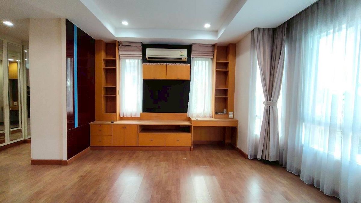 ขายบ้านพุทธมณฑล ศาลายา : ขายบ้านเดี่ยวหลังใหญ่ หัวมุม ทำเลดีที่สุดในโครงการ บุษราคัม เรสซิเด้นท์ ศาลาธรรมสพน์