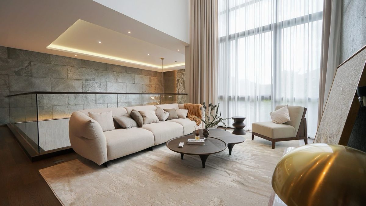 For RentHousePattanakan, Srinakarin : 3-story detached house with private elevator Decorated with superior design, 540 sq m, rent 420,000 baht.