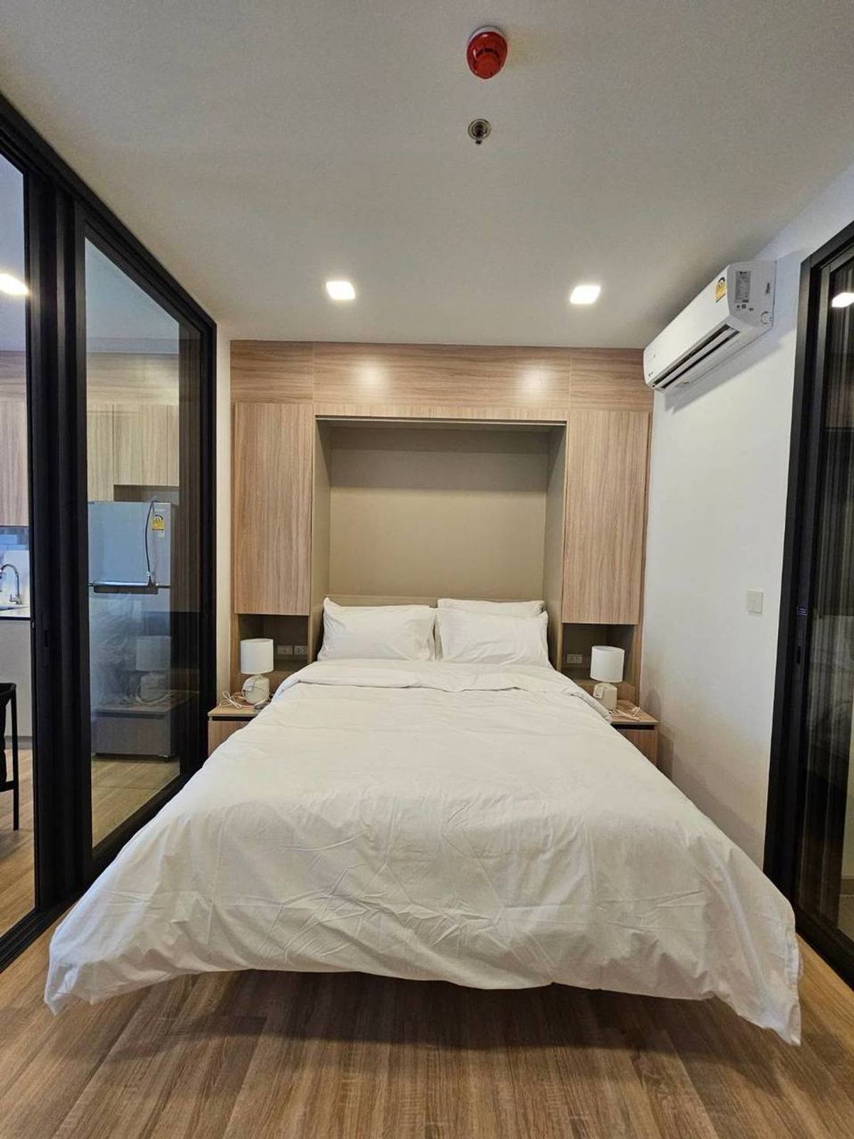 For SaleCondoRatchathewi,Phayathai : XT Phayathai【𝐒𝐄𝐋𝐋 & 𝐑𝐄𝐍𝐓】🔥Creative concept, modern room with full design🔥  Contact Line ID: @hacondo