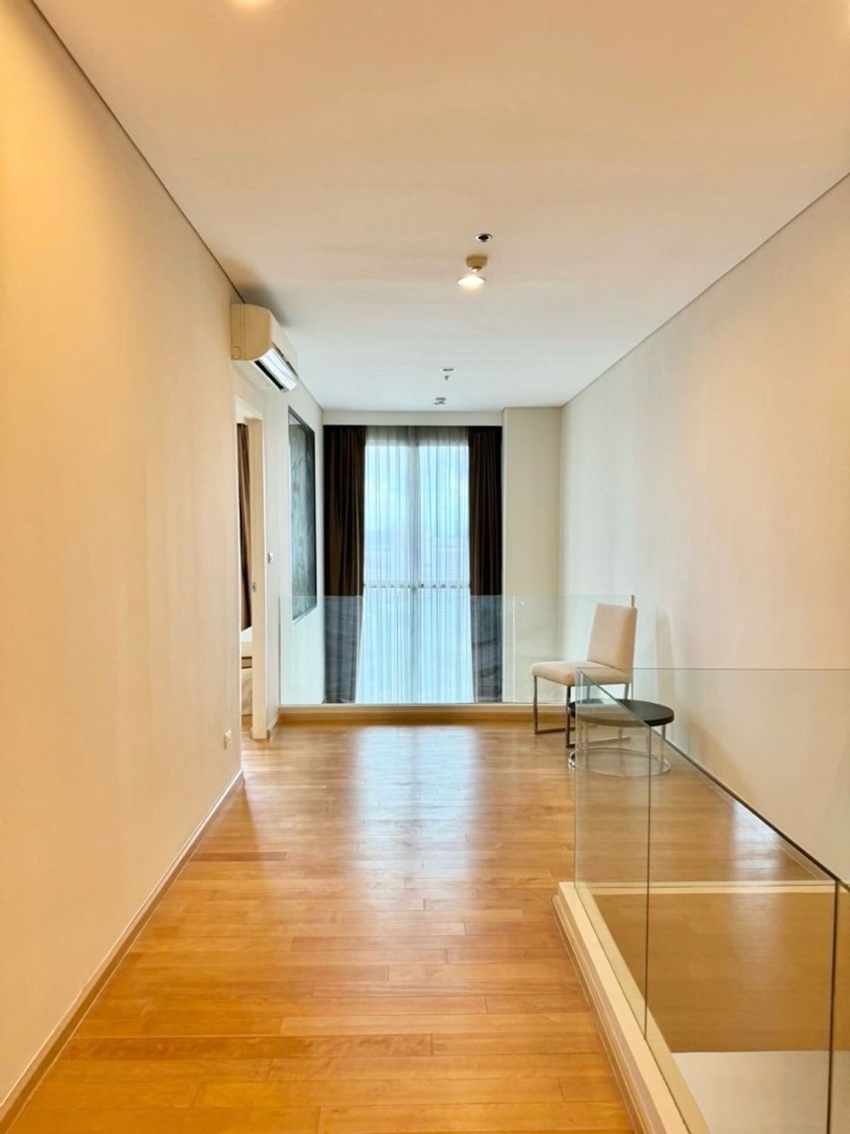 For SaleCondoRama9, Petchburi, RCA : 🌆 Spectacular view in the heart of Asoke! Villa Asoke, 30+ floor | 2 bedrooms, 110 sq m. | Near MRT Phetchaburi | Large room, fully furnished, ready to move in, only 12.5 million.