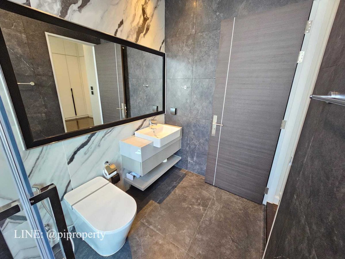 บ้านพัฒนาการ ศรีนครินทร์ : เฟอร์นิเจอร์ครบ บ้านเดี่ยวหรูทันสมัยให้เช่าในเดอะเจนทรีพัฒนาการ 4 ห้องนอน + 5 ห้องน้ํา + ที่จอดรถ 3 คัน ชุมชนที่อยู่อาศัยวิลล่าพัฒนาการชั้นนํา