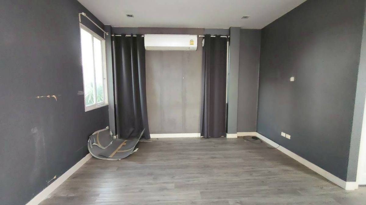 ขายบ้านพุทธมณฑล ศาลายา : ขายบ้านเดี่ยวหลังใหญ่ หัวมุม ทำเลดีที่สุดในโครงการ บุษราคัม เรสซิเด้นท์ ศาลาธรรมสพน์