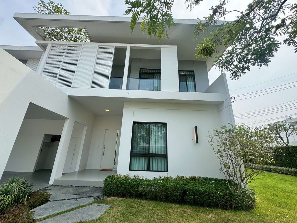 For RentHouseLadkrabang, Suwannaphum Airport : Single house for rent, Mantana Motorway – Rama 9 (Mantana Motorway–Rama 9), size 120.2 square wah, 4 bedrooms, ready to move in, Thap Yao Subdistrict, Lat Krabang District, Bangkok.