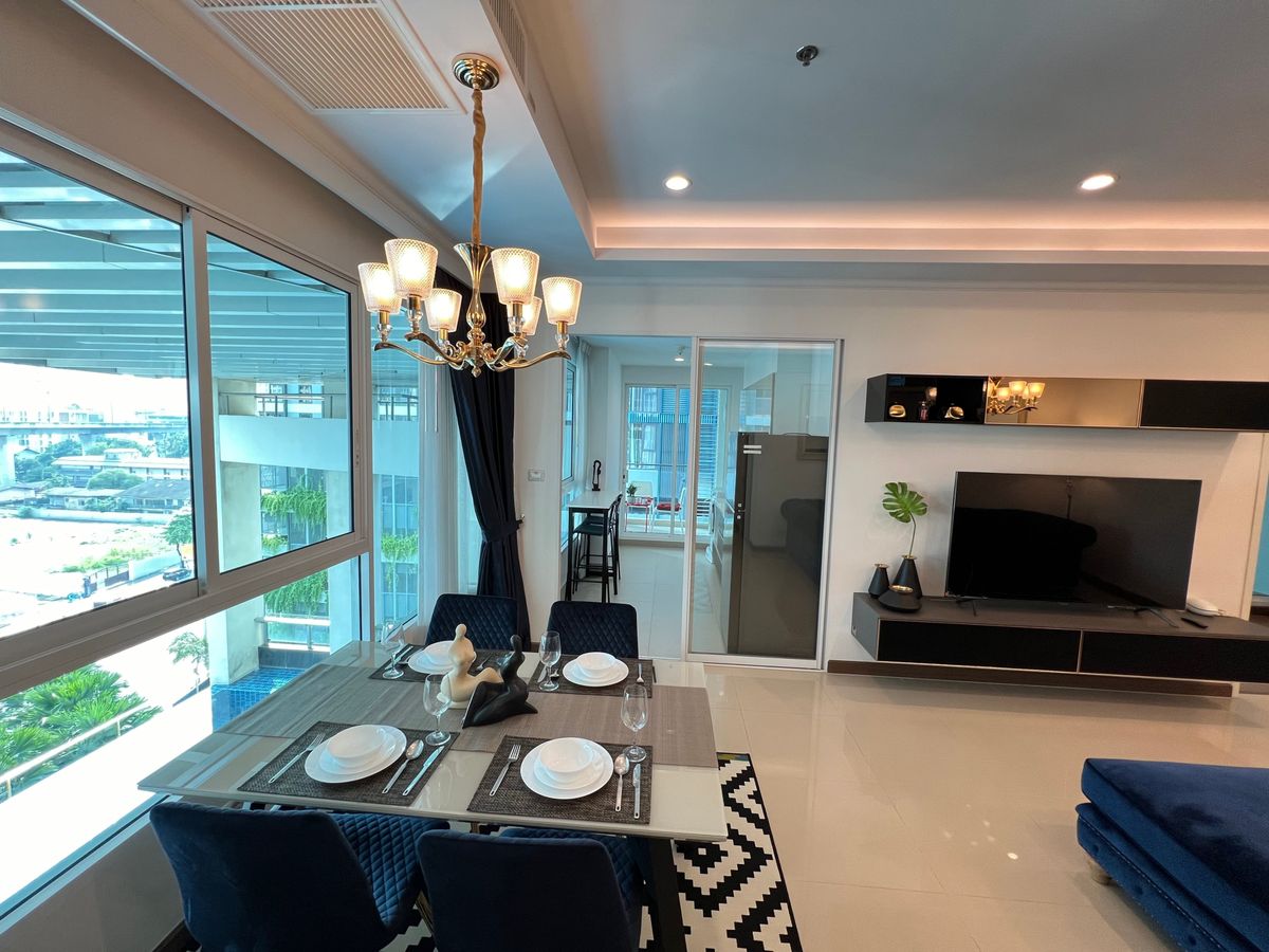 For RentCondoRatchathewi,Phayathai : (Owner Post)For rent Supalai Elite Phayathai, 1 bedroom, 70 sq m. Room number 9, 9th floor, special room type, the whole building has only 2 rooms like this. Very beautifully decorated, with a full view of the swimming pool, near BTS Phaya Thai, Airport L
