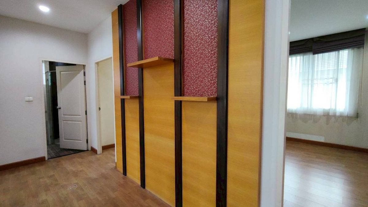 ขายบ้านพุทธมณฑล ศาลายา : ขายบ้านเดี่ยวหลังใหญ่ หัวมุม ทำเลดีที่สุดในโครงการ บุษราคัม เรสซิเด้นท์ ศาลาธรรมสพน์