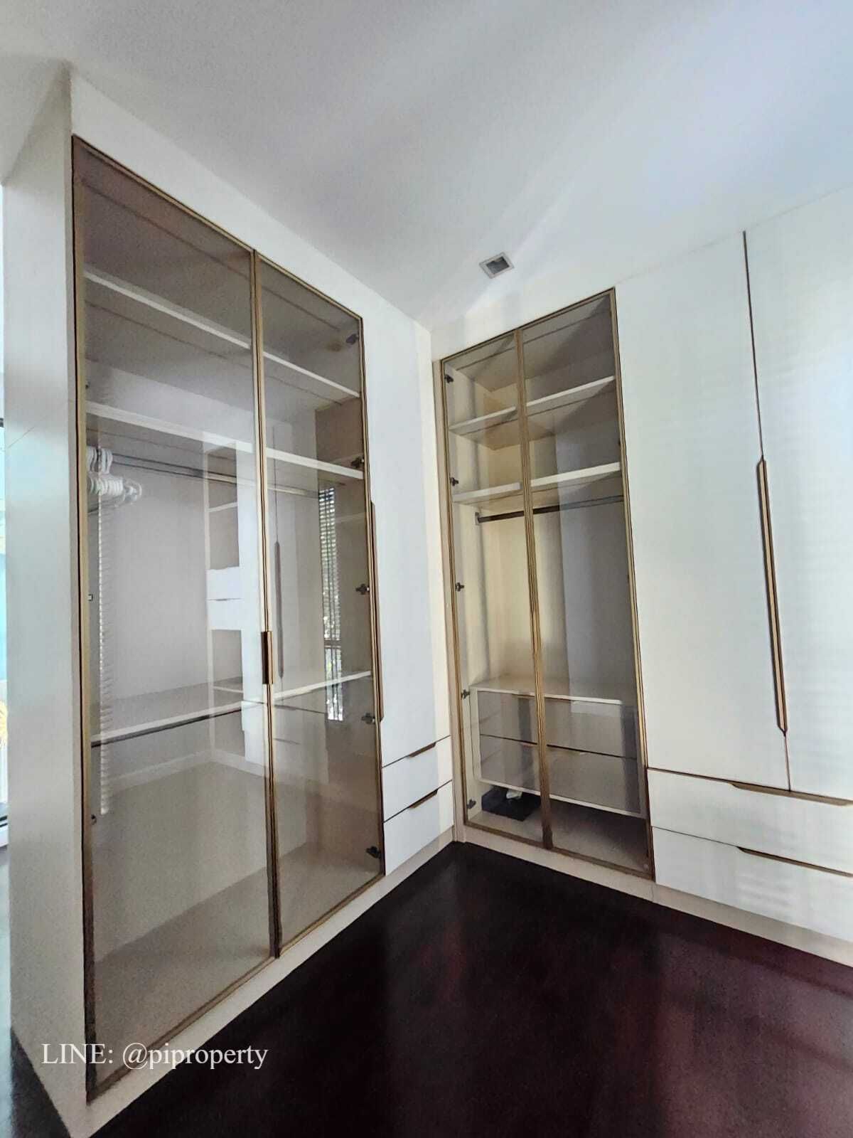 บ้านพัฒนาการ ศรีนครินทร์ : เฟอร์นิเจอร์ครบ บ้านเดี่ยวหรูทันสมัยให้เช่าในเดอะเจนทรีพัฒนาการ 4 ห้องนอน + 5 ห้องน้ํา + ที่จอดรถ 3 คัน ชุมชนที่อยู่อาศัยวิลล่าพัฒนาการชั้นนํา