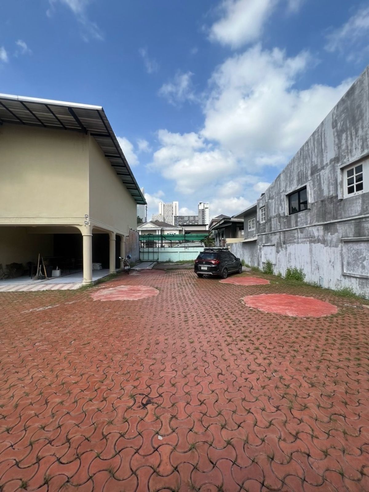 ให้เช่าร้านค้า/ตลาดนัดสะพานควาย จตุจักร : บ้านเช่า ทำธุรกิจ อินทามระ พญาไท สะพานควาย ที่จอดรถ 15 คัน 