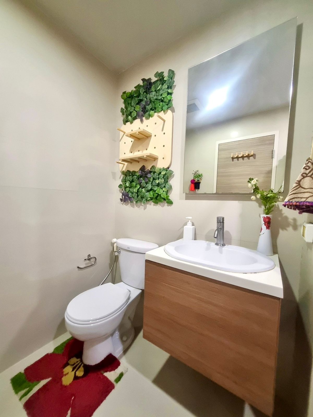 คอนโดวงเวียนใหญ่ เจริญนคร : ให้เช่า Hive Taksin Condominium — 2 ห้องนอน พร้อมเฟอร์ครบ ห้องมุมสวย ใจกลางเมือง ใกล้ BTS วงเวียนใหญ่เพียง 2 นาที 