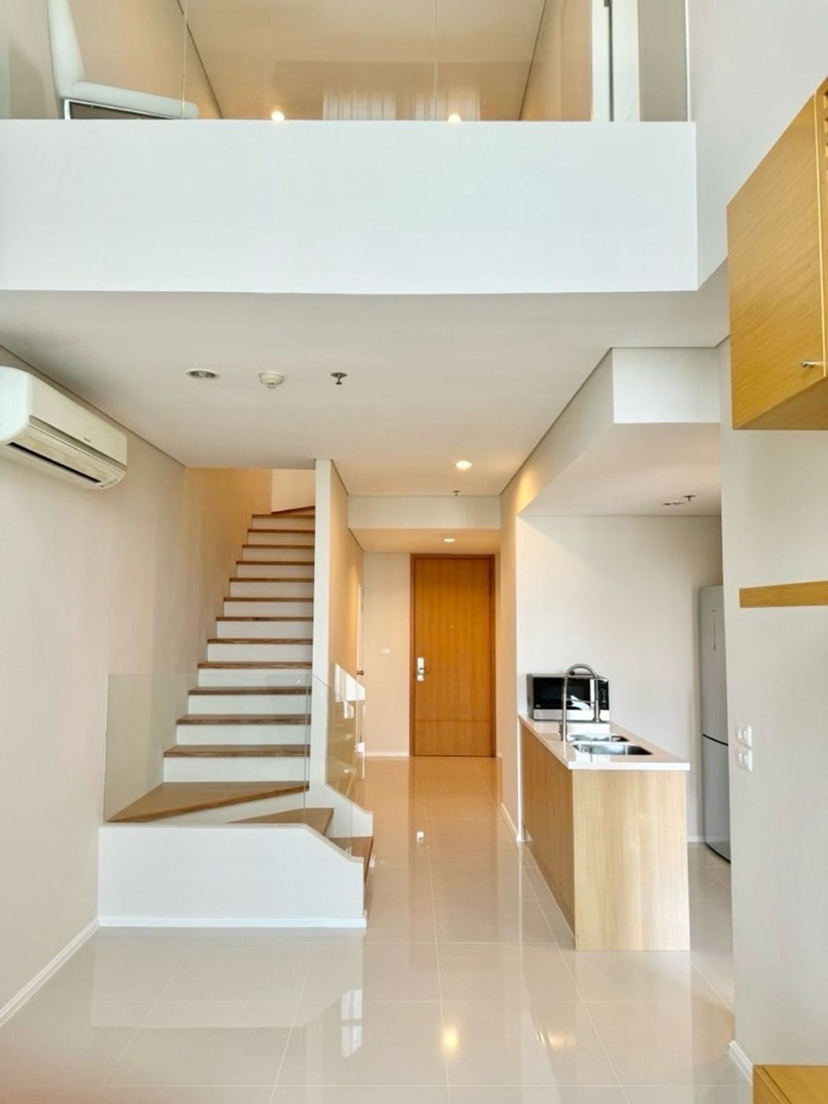 ขายคอนโดพระราม 9 เพชรบุรีตัดใหม่ RCA : 🌆 วิวสุดอลัง ใจกลางอโศก! Villa Asoke ชั้น 30+ | 2 ห้องนอน 110 ตร.ม. | ใกล้ MRT เพชรบุรี | ห้องใหญ่ แต่งครบ พร้อมอยู่เพียง 12.5 ล้าน