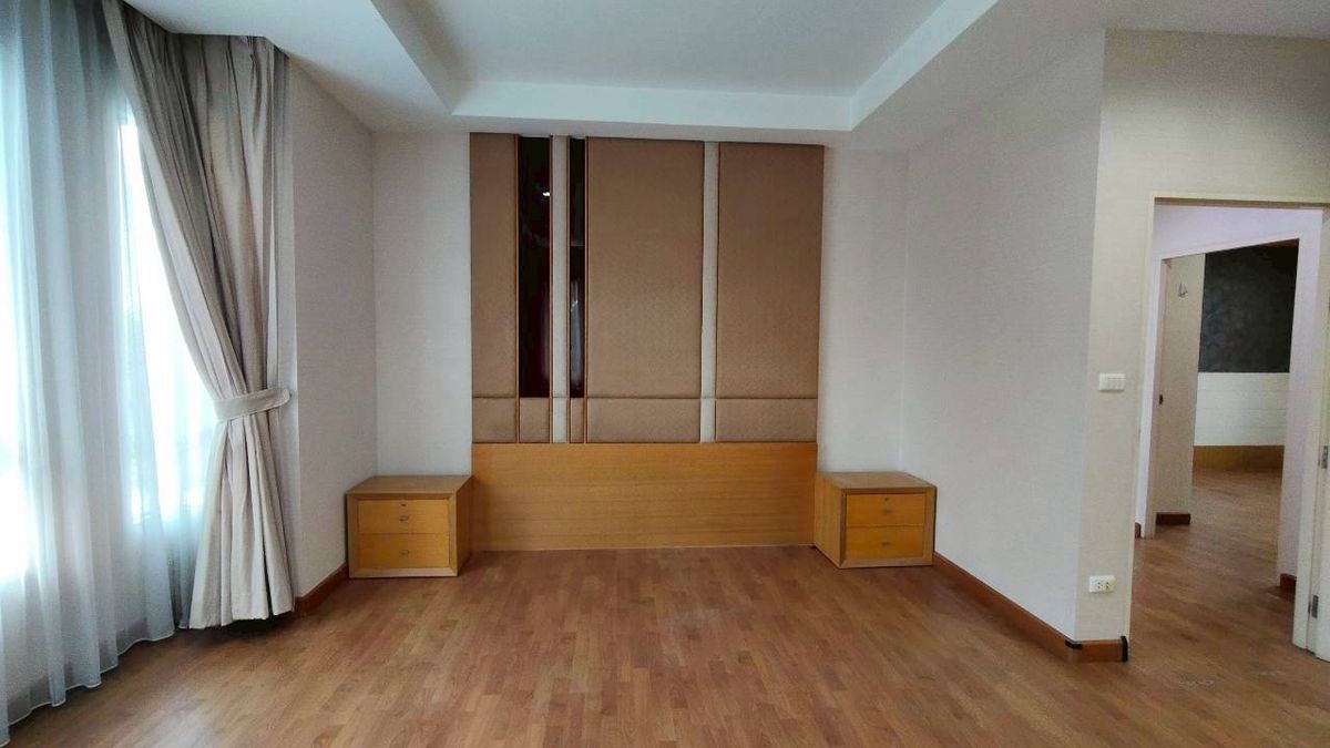 ขายบ้านพุทธมณฑล ศาลายา : ขายบ้านเดี่ยวหลังใหญ่ หัวมุม ทำเลดีที่สุดในโครงการ บุษราคัม เรสซิเด้นท์ ศาลาธรรมสพน์