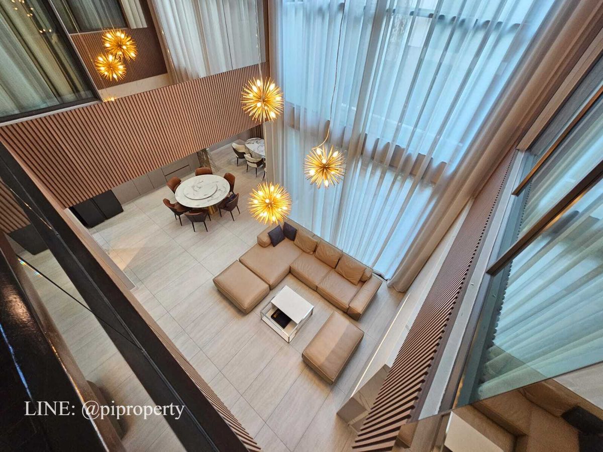 บ้านพัฒนาการ ศรีนครินทร์ : เฟอร์นิเจอร์ครบ บ้านเดี่ยวหรูทันสมัยให้เช่าในเดอะเจนทรีพัฒนาการ 4 ห้องนอน + 5 ห้องน้ํา + ที่จอดรถ 3 คัน ชุมชนที่อยู่อาศัยวิลล่าพัฒนาการชั้นนํา