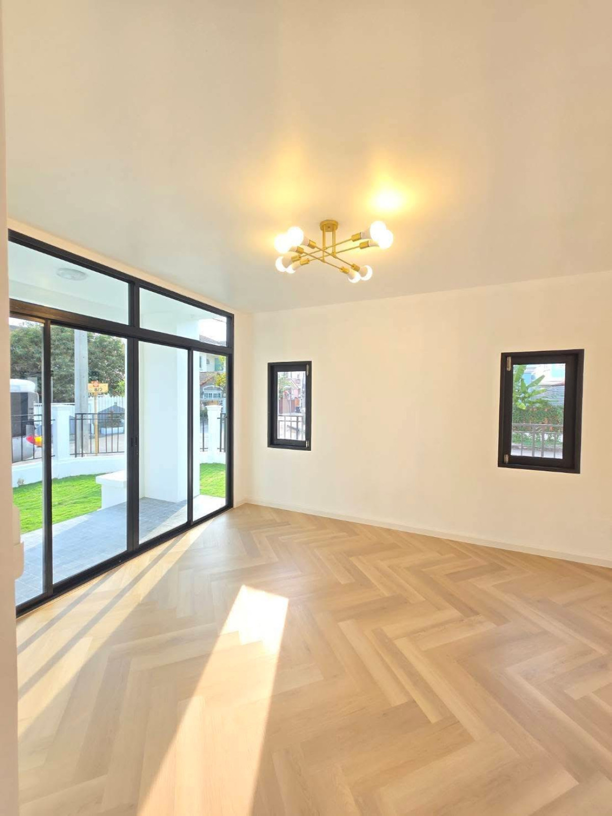 ขายบ้านปทุมธานี รังสิต ธรรมศาสตร์ : ขายบ้าน  บ้านภัสสร 3 รังสิตคลอง 3 หน้ากว้าง รีโนเวทใหม่ คลองสาม คลองหลวง ปทุมธานี   CX-147241