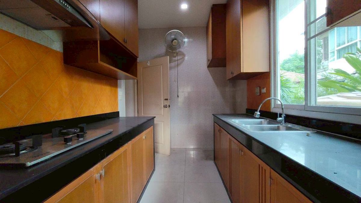 ขายบ้านพุทธมณฑล ศาลายา : ขายบ้านเดี่ยวหลังใหญ่ หัวมุม ทำเลดีที่สุดในโครงการ บุษราคัม เรสซิเด้นท์ ศาลาธรรมสพน์