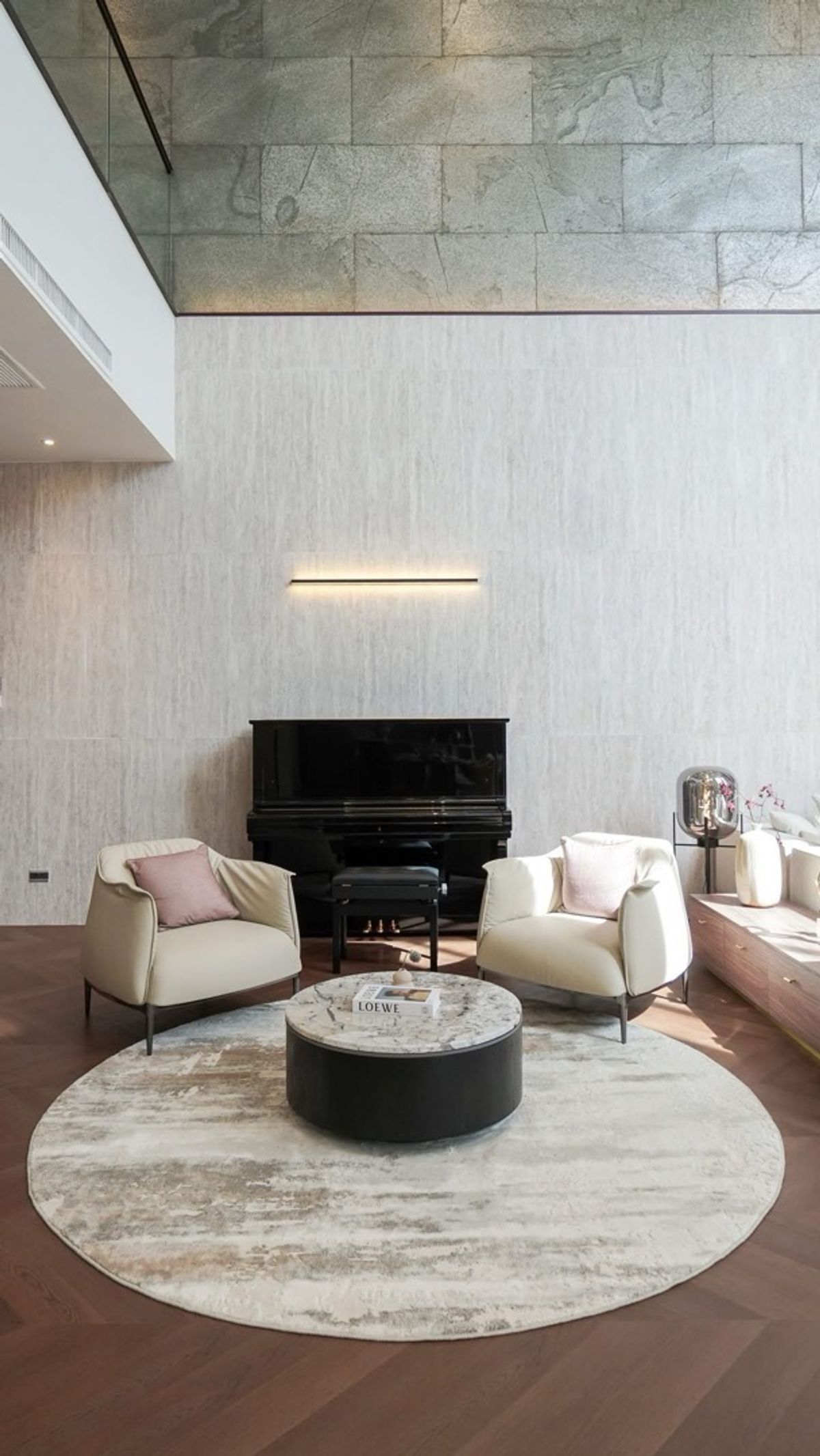 For RentHousePattanakan, Srinakarin : 3-story detached house with private elevator Decorated with superior design, 540 sq m, rent 420,000 baht.