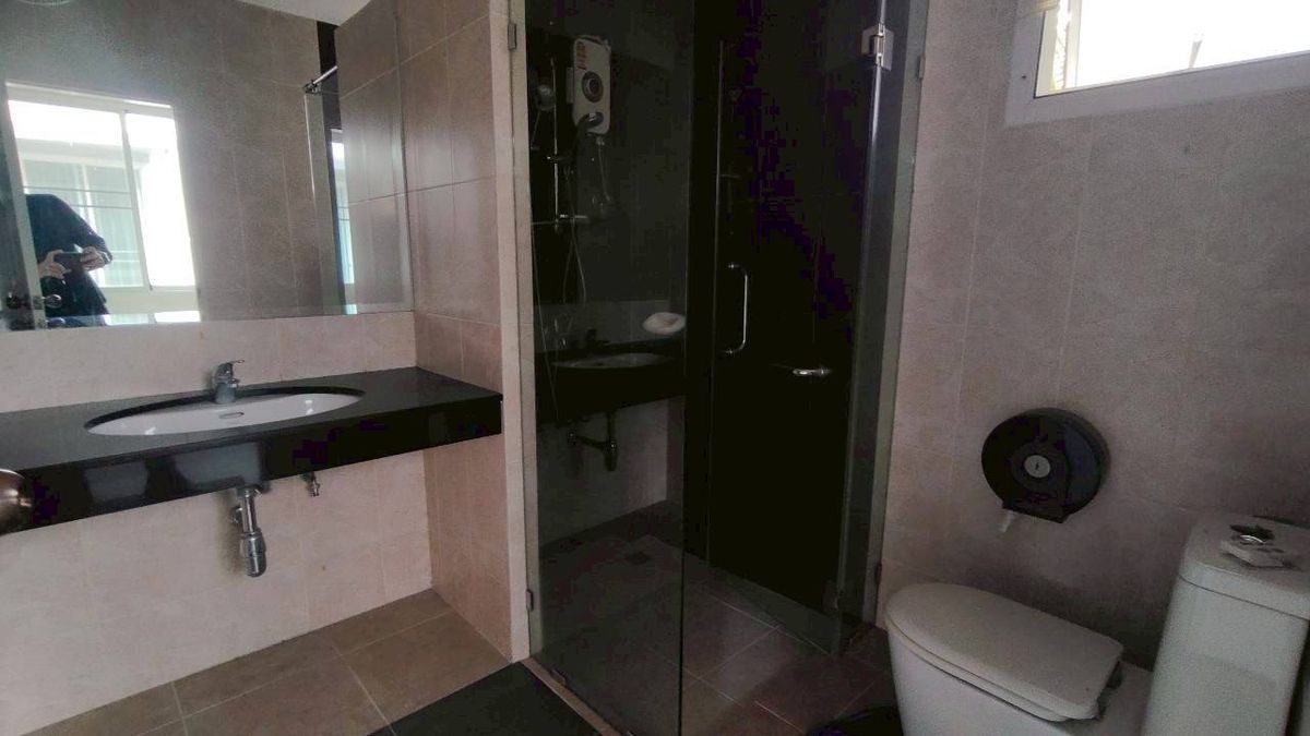 ขายบ้านพุทธมณฑล ศาลายา : ขายบ้านเดี่ยวหลังใหญ่ หัวมุม ทำเลดีที่สุดในโครงการ บุษราคัม เรสซิเด้นท์ ศาลาธรรมสพน์