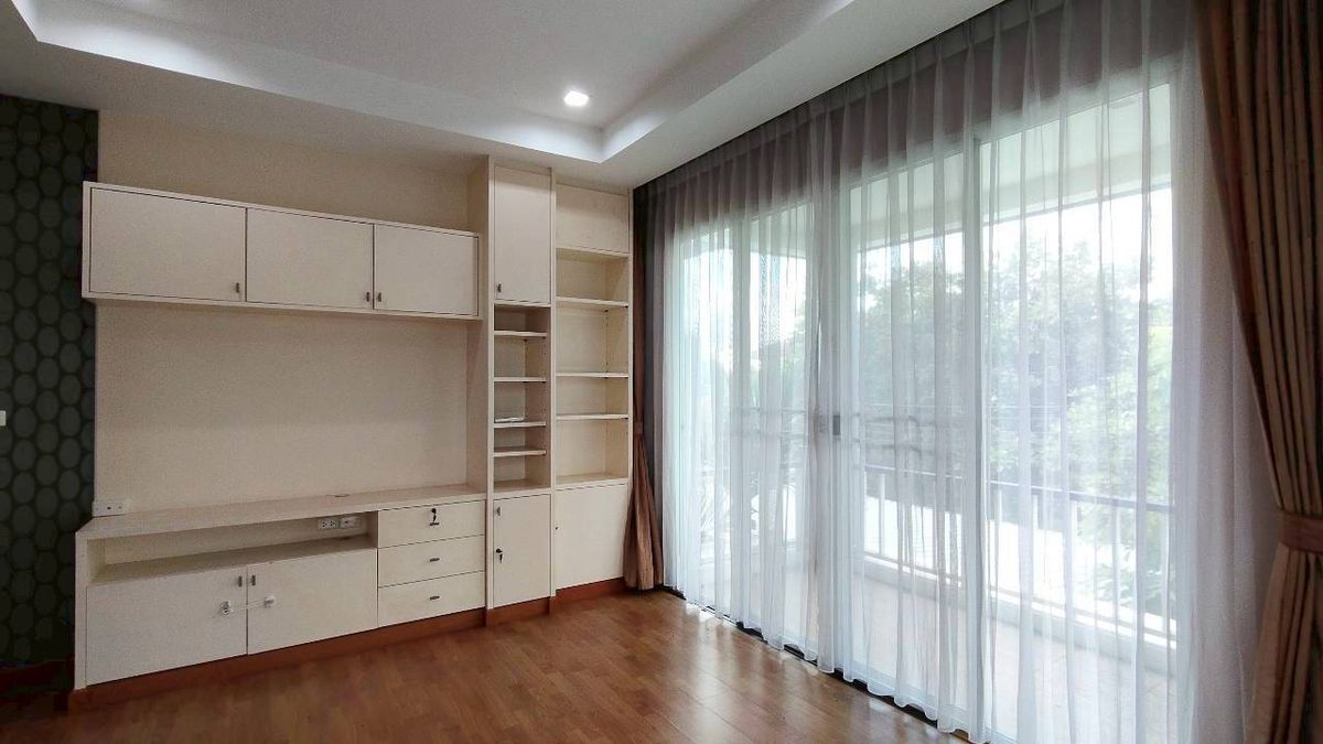 ขายบ้านพุทธมณฑล ศาลายา : ขายบ้านเดี่ยวหลังใหญ่ หัวมุม ทำเลดีที่สุดในโครงการ บุษราคัม เรสซิเด้นท์ ศาลาธรรมสพน์