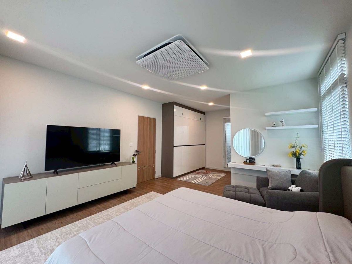 ให้เช่าบ้านลาดกระบัง สุวรรณภูมิ : ให้เช่า บ้านเดี่ยว มัณฑนา มอเตอร์เวย์ – พระราม 9 (Mantana Motorway–Rama 9) ขนาด 120.2 ตารางวา 4 ห้องนอน พร้อมอยู่ แขวงทับยาว เขตลาดกระบัง กรุงเทพมหานคร