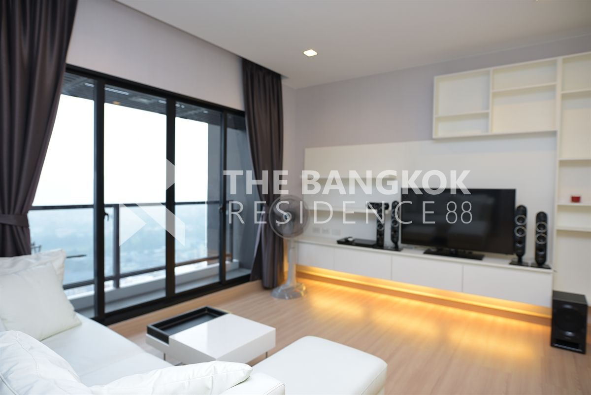For SaleCondoWongwianyai, Charoennakor : Urgent Sale!! Spacious 2-Bedroom Condo, Great Value, Near BTS Krung Thonburi🏆🏆Urbano Absolute Sathon-Taksin By Jinyanaz 🥇🥇