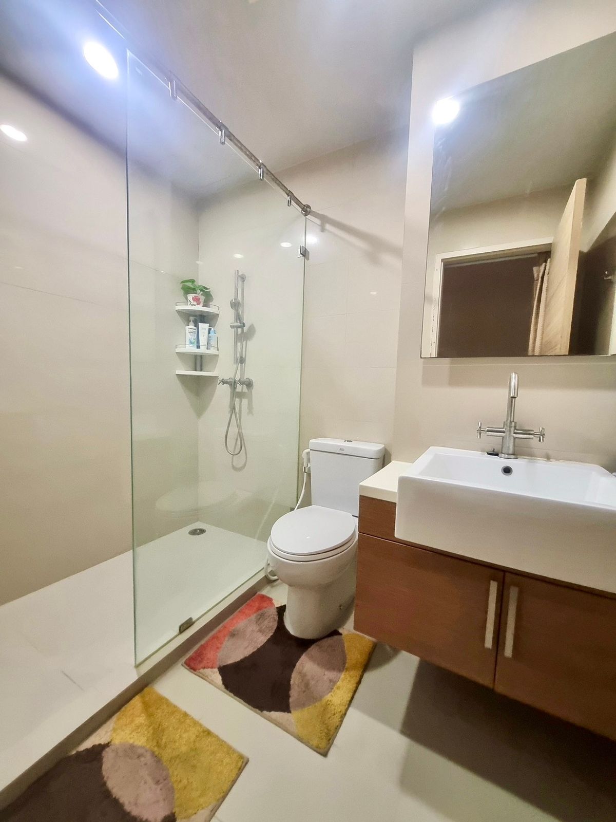 คอนโดวงเวียนใหญ่ เจริญนคร : ให้เช่า Hive Taksin Condominium — 2 ห้องนอน พร้อมเฟอร์ครบ ห้องมุมสวย ใจกลางเมือง ใกล้ BTS วงเวียนใหญ่เพียง 2 นาที 