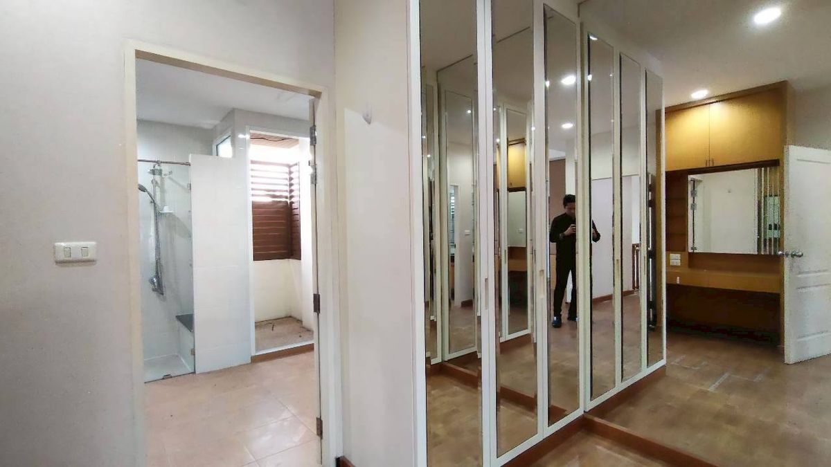 ขายบ้านพุทธมณฑล ศาลายา : ขายบ้านเดี่ยวหลังใหญ่ หัวมุม ทำเลดีที่สุดในโครงการ บุษราคัม เรสซิเด้นท์ ศาลาธรรมสพน์