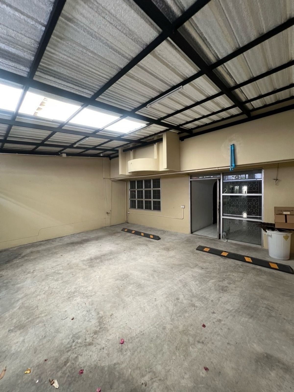 ให้เช่าร้านค้า/ตลาดนัดสะพานควาย จตุจักร : บ้านเช่า ทำธุรกิจ อินทามระ พญาไท สะพานควาย ที่จอดรถ 15 คัน 