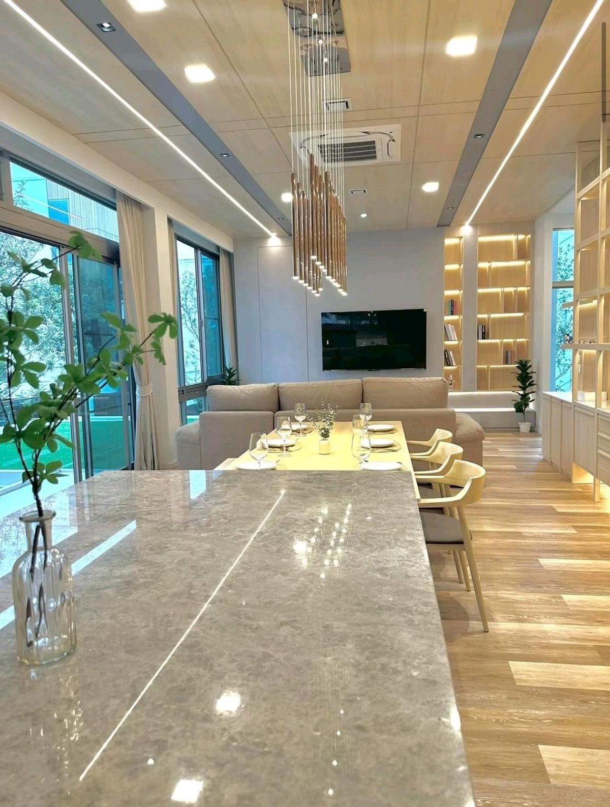 For RentHousePattanakan, Srinakarin : " MODERN SPACIOUS HOUSE READY TO MOVE IN "