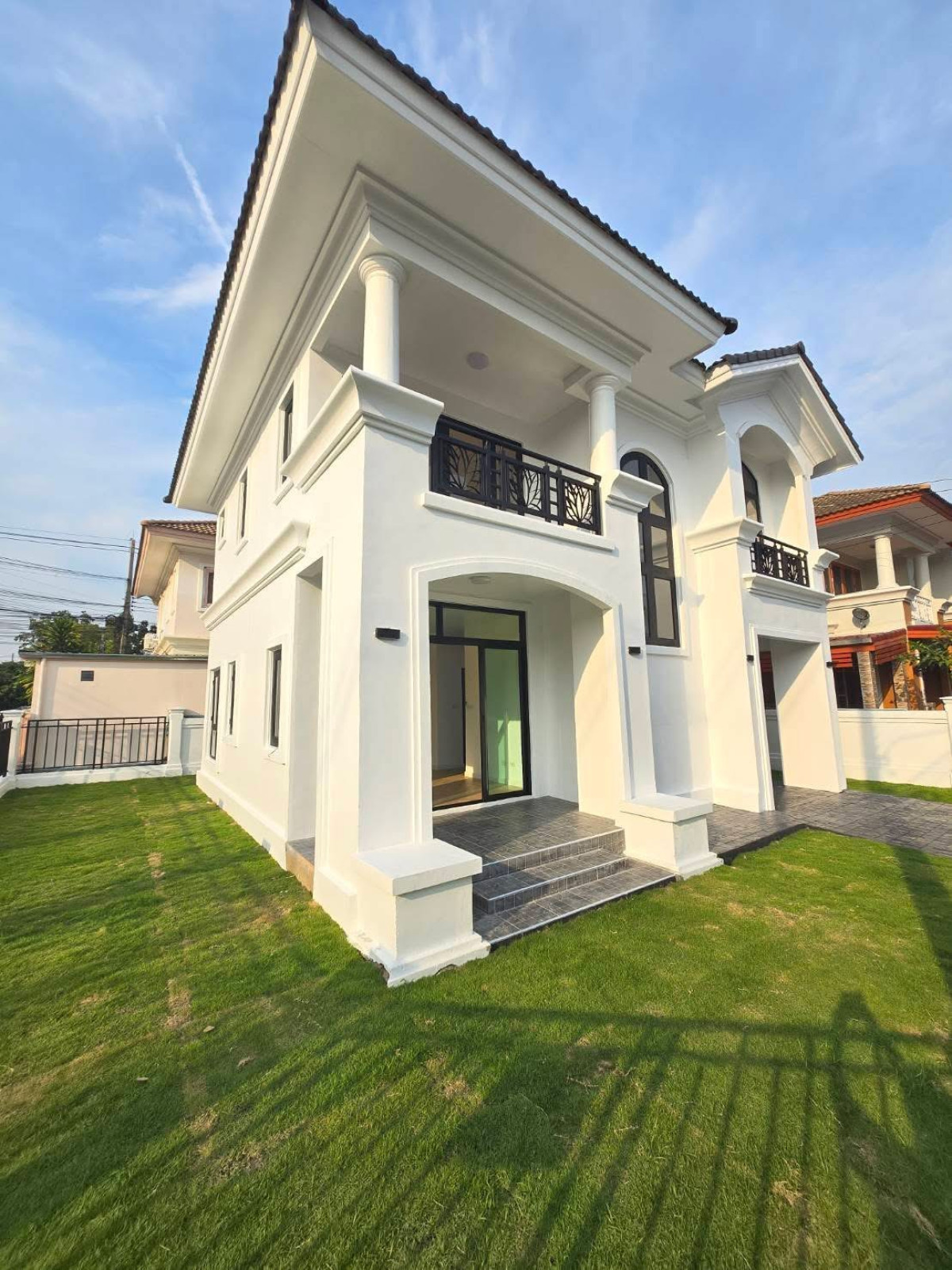 ขายบ้านปทุมธานี รังสิต ธรรมศาสตร์ : ขายบ้าน  บ้านภัสสร 3 รังสิตคลอง 3 หน้ากว้าง รีโนเวทใหม่ คลองสาม คลองหลวง ปทุมธานี   CX-147241