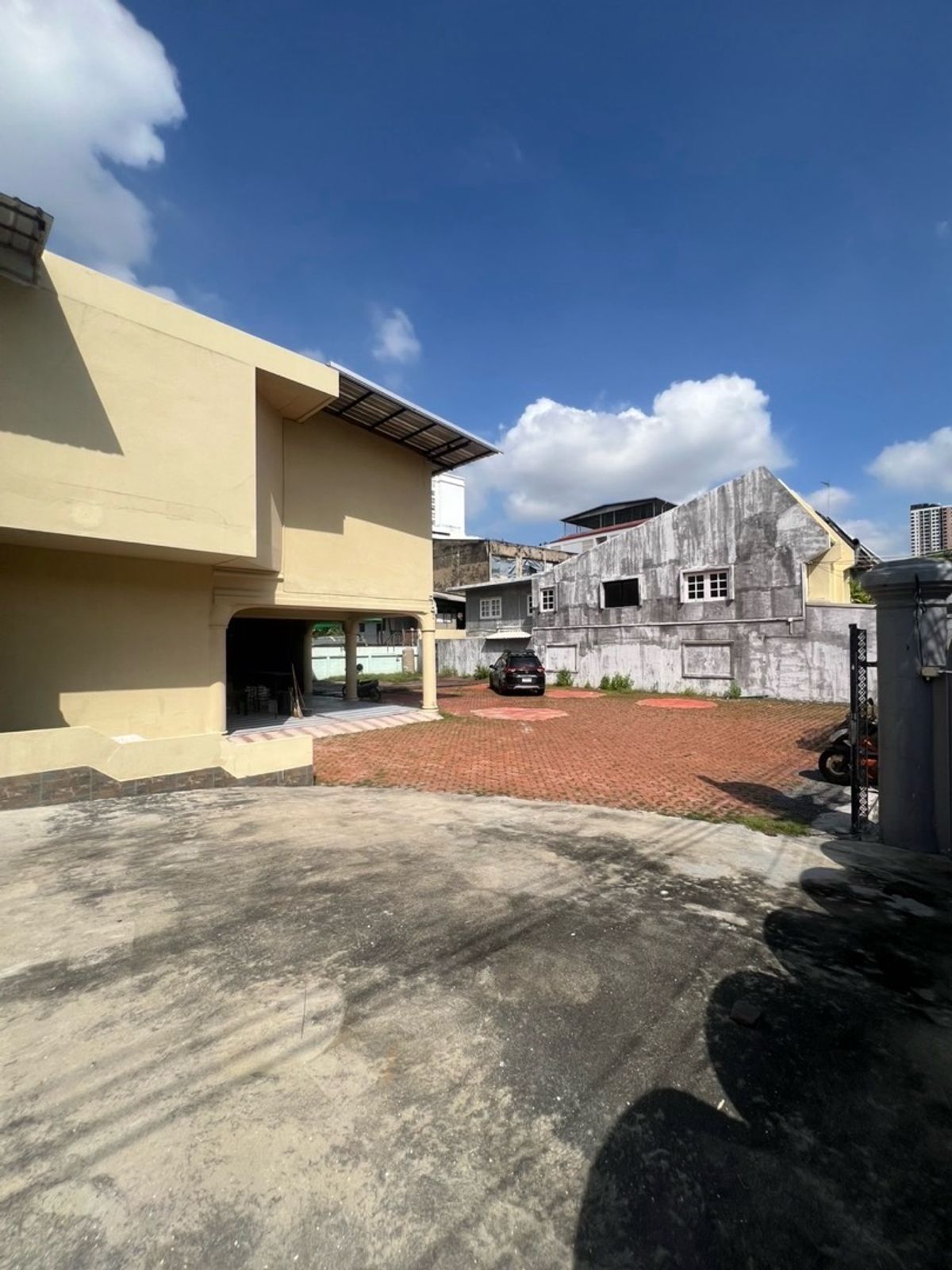 ให้เช่าร้านค้า/ตลาดนัดสะพานควาย จตุจักร : บ้านเช่า ทำธุรกิจ อินทามระ พญาไท สะพานควาย ที่จอดรถ 15 คัน 