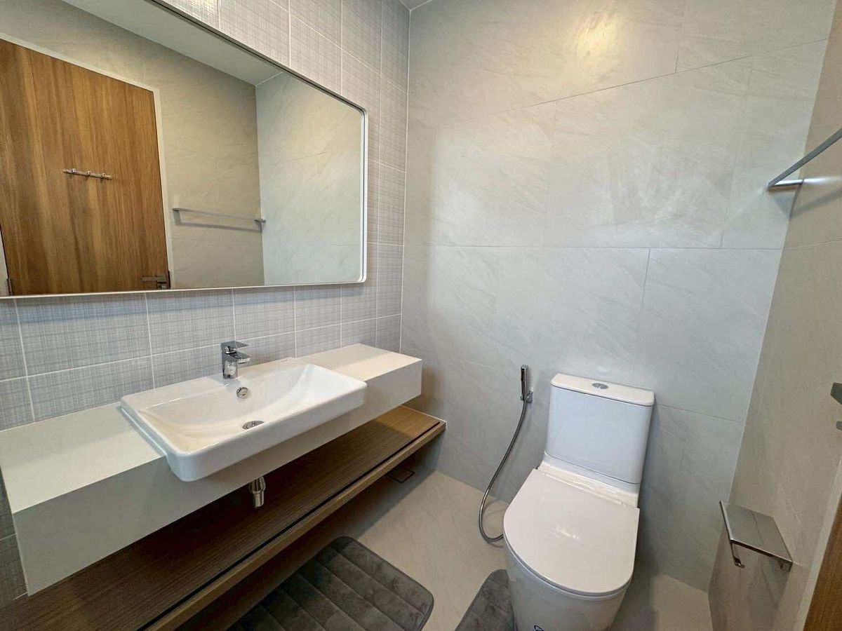 ให้เช่าบ้านลาดกระบัง สุวรรณภูมิ : ให้เช่า บ้านเดี่ยว มัณฑนา มอเตอร์เวย์ – พระราม 9 (Mantana Motorway–Rama 9) ขนาด 120.2 ตารางวา 4 ห้องนอน พร้อมอยู่ แขวงทับยาว เขตลาดกระบัง กรุงเทพมหานคร