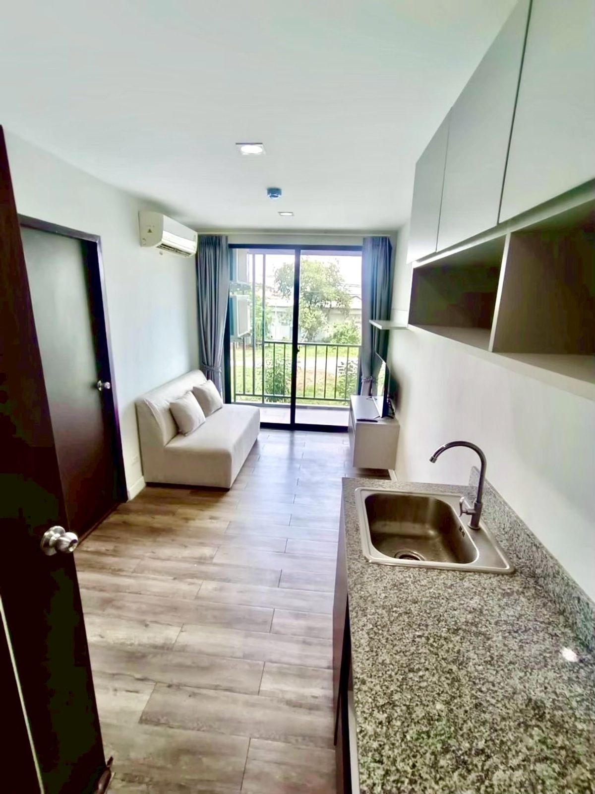 For SaleCondoSriracha Laem Chabang Ban Bueng : Ideal for new investors looking for instant income! Condo for sale with tenant under a 2-year lease — “Let your tenant pay your mortgage for you!” Located at G Condo Sriracha, a prime project in the heart of Sriracha City, Chonburi.