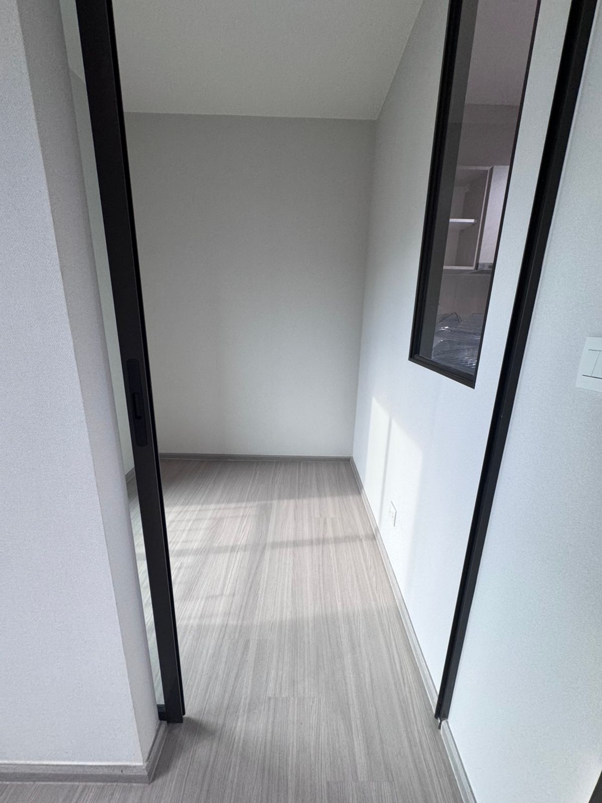 ขายคอนโดท่าพระ ตลาดพลู วุฒากาศ : ห้องสวย ตำเเหน่งดีมาก ขายถูกกว่าโครงการ เพียง 3.1 ล้านเท่านั้น