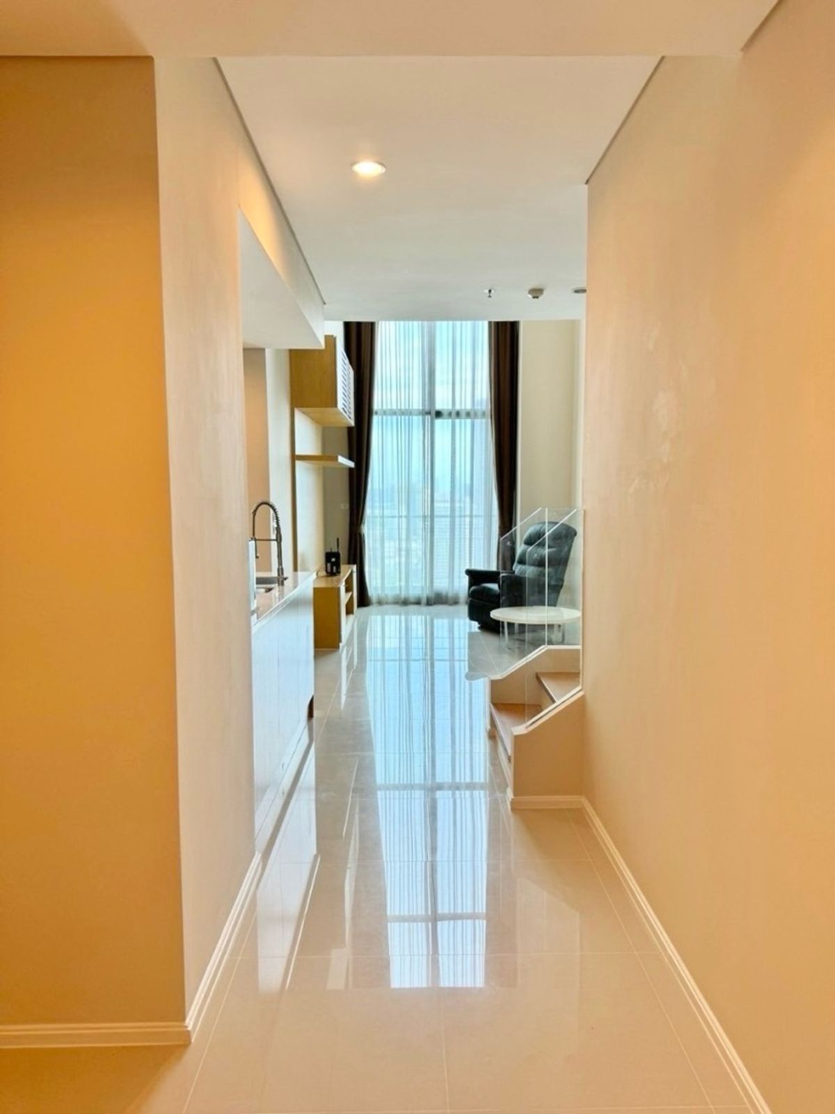 For SaleCondoRama9, Petchburi, RCA : 🌆 Spectacular view in the heart of Asoke! Villa Asoke, 30+ floor | 2 bedrooms, 110 sq m. | Near MRT Phetchaburi | Large room, fully furnished, ready to move in, only 12.5 million.