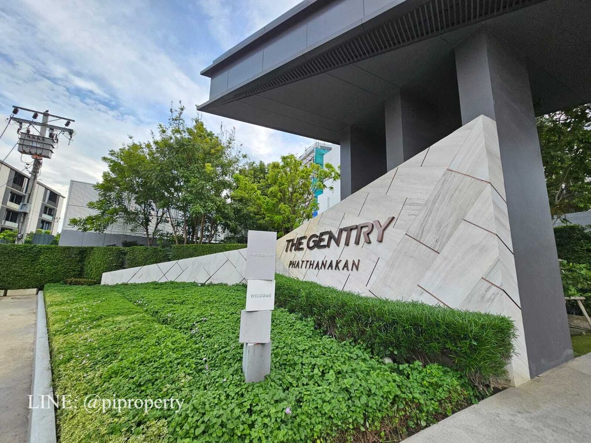 บ้านพัฒนาการ ศรีนครินทร์ : เฟอร์นิเจอร์ครบ บ้านเดี่ยวหรูทันสมัยให้เช่าในเดอะเจนทรีพัฒนาการ 4 ห้องนอน + 5 ห้องน้ํา + ที่จอดรถ 3 คัน ชุมชนที่อยู่อาศัยวิลล่าพัฒนาการชั้นนํา