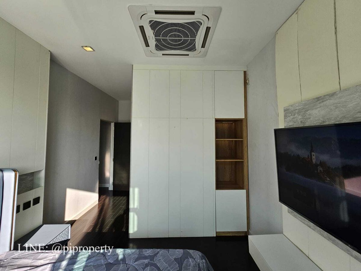 บ้านพัฒนาการ ศรีนครินทร์ : เฟอร์นิเจอร์ครบ บ้านเดี่ยวหรูทันสมัยให้เช่าในเดอะเจนทรีพัฒนาการ 4 ห้องนอน + 5 ห้องน้ํา + ที่จอดรถ 3 คัน ชุมชนที่อยู่อาศัยวิลล่าพัฒนาการชั้นนํา