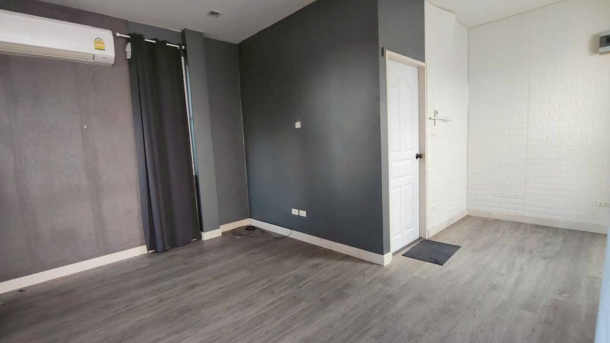 ขายบ้านพุทธมณฑล ศาลายา : ขายบ้านเดี่ยวหลังใหญ่ หัวมุม ทำเลดีที่สุดในโครงการ บุษราคัม เรสซิเด้นท์ ศาลาธรรมสพน์