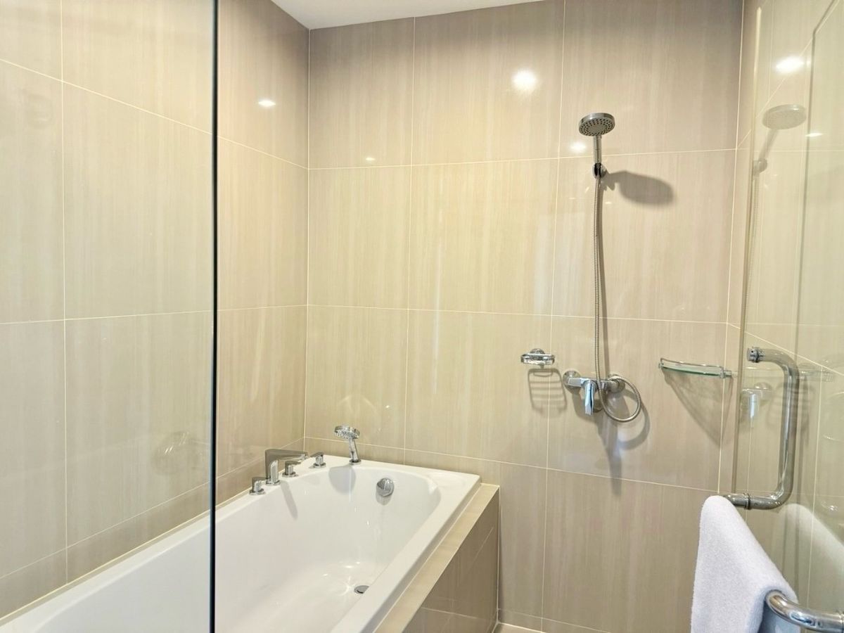 For SaleCondoRama9, Petchburi, RCA : 🌆 Spectacular view in the heart of Asoke! Villa Asoke, 30+ floor | 2 bedrooms, 110 sq m. | Near MRT Phetchaburi | Large room, fully furnished, ready to move in, only 12.5 million.