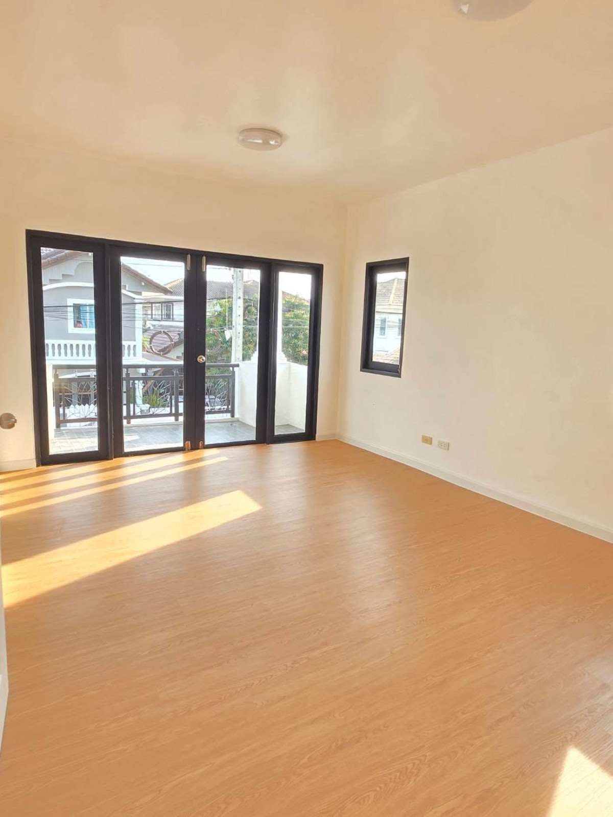 ขายบ้านปทุมธานี รังสิต ธรรมศาสตร์ : ขายบ้าน  บ้านภัสสร 3 รังสิตคลอง 3 หน้ากว้าง รีโนเวทใหม่ คลองสาม คลองหลวง ปทุมธานี   CX-147241