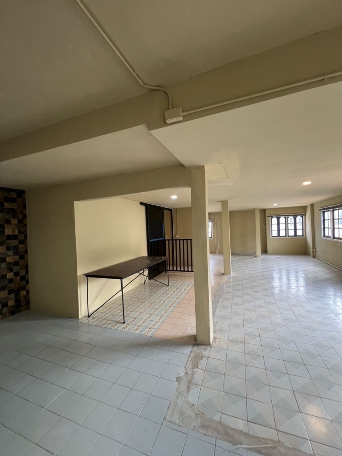 ให้เช่าร้านค้า/ตลาดนัดสะพานควาย จตุจักร : บ้านเช่า ทำธุรกิจ อินทามระ พญาไท สะพานควาย ที่จอดรถ 15 คัน 