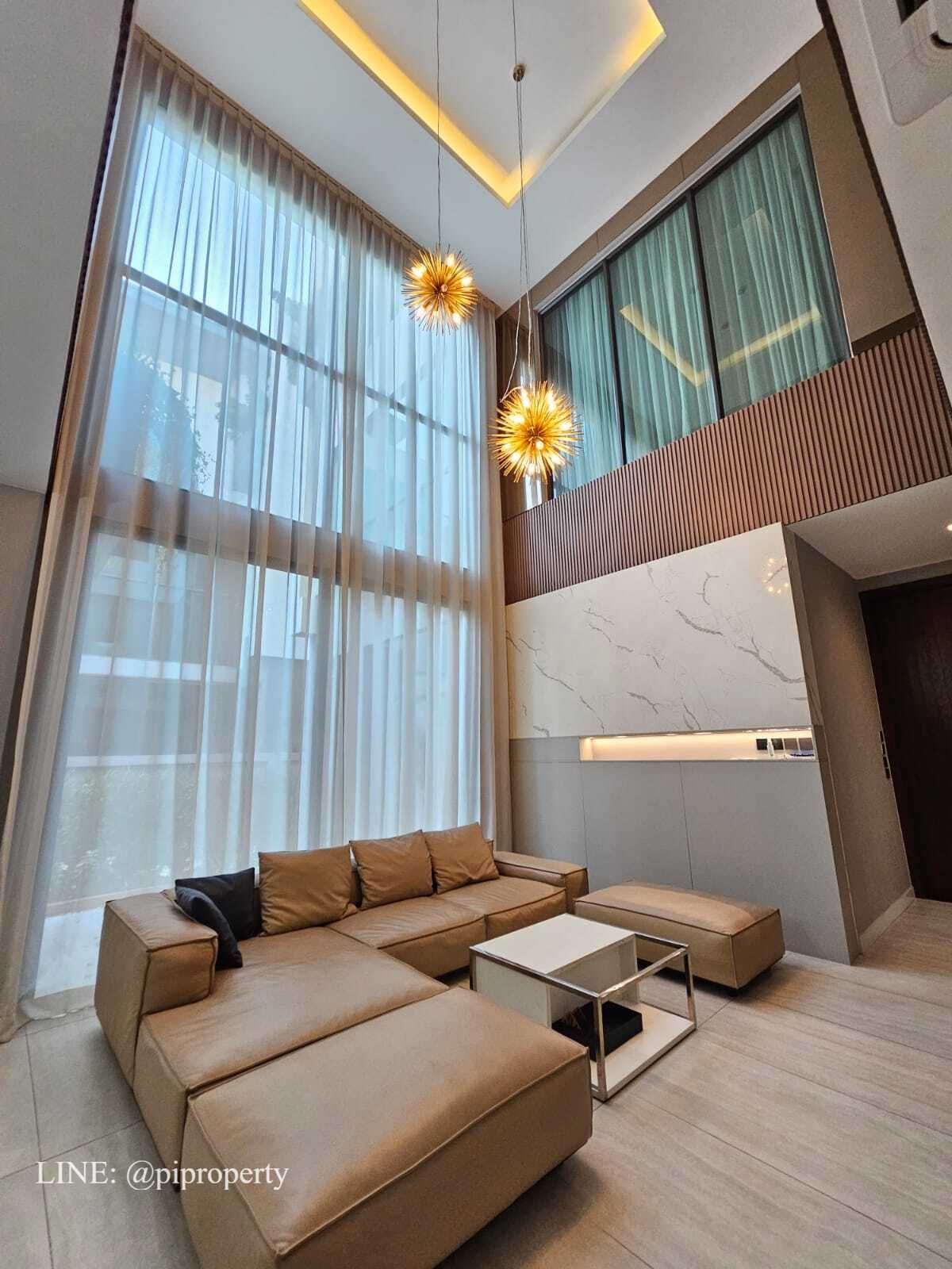 บ้านพัฒนาการ ศรีนครินทร์ : เฟอร์นิเจอร์ครบ บ้านเดี่ยวหรูทันสมัยให้เช่าในเดอะเจนทรีพัฒนาการ 4 ห้องนอน + 5 ห้องน้ํา + ที่จอดรถ 3 คัน ชุมชนที่อยู่อาศัยวิลล่าพัฒนาการชั้นนํา