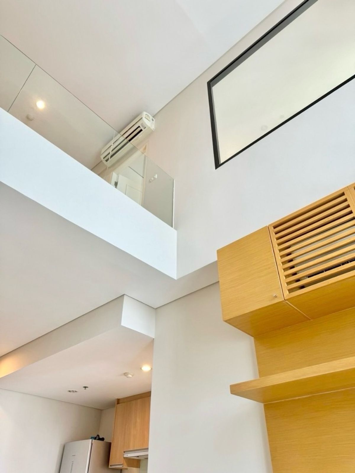 For SaleCondoRama9, Petchburi, RCA : 🌆 Spectacular view in the heart of Asoke! Villa Asoke, 30+ floor | 2 bedrooms, 110 sq m. | Near MRT Phetchaburi | Large room, fully furnished, ready to move in, only 12.5 million.